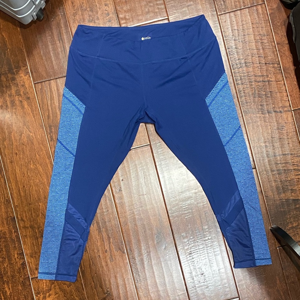 Zella- "Live In" High Waist Pocket Crop Blue (Size XL) Leggings!